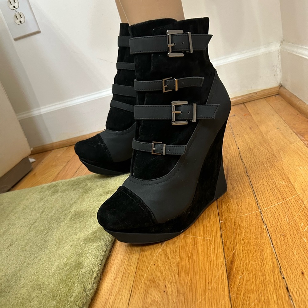 So Sexy Wild Gal Booties!